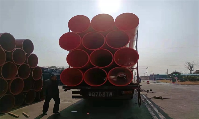 云南騰隴高速隧道貫通  逃生管